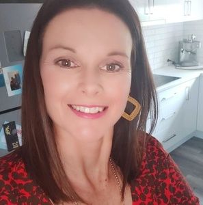 Meet your Posher, Rebecca